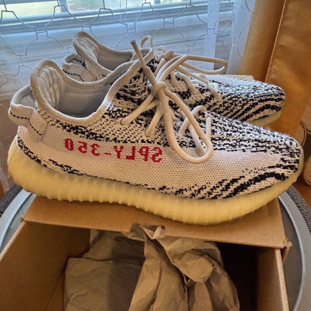 adidas Yeezy Boost 350 V2 Sneakers